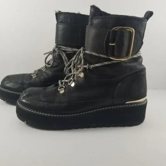 US 12❤️Stuart Weitzman LEATHER FUR SHEARLNG RIDING BIKER COMBAT Ankle BOOTS WARM - Picture 1 of 8